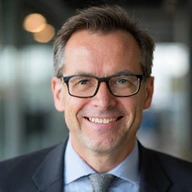 Foto de Juan Pérez, CEO de SolisGrid.digital