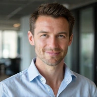 Foto de Carlos Ruiz, Líder de Estrategia de Marketing